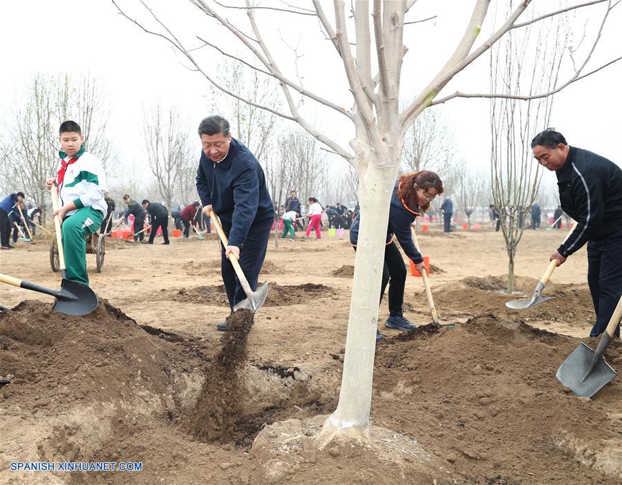 El presidente de China, Xi Jinping, subrayó hoy lunes la importancia del desarrollo centrado en el pueblo mientras se llevan a cabo amplios programas de reforestación.