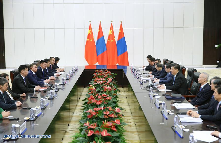 China y Mongolia deben impulsar su asociación estratégica integral con base en los principios de confianza mutua, cooperación y resultados de ganar-ganar, dijo hoy martes el presidente chino, Xi Jinping.