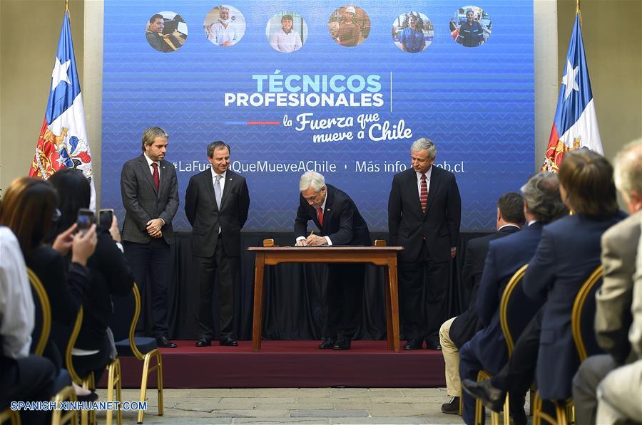 (2)CHILE-SANTIAGO-PIÑERA-PROYECTO DE LEY-EDUCACION