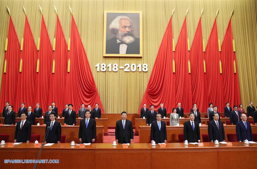 Dos siglos más tarde, a pesar de los enormes y profundos cambios que han ocurrido en la sociedad humana, el nombre de Karl Marx sigue siendo respetado en todo el mundo y su teoría sigue brillando con el resplandor de la verdad, dijo hoy viernes Xi Jinping, el presidente de China.