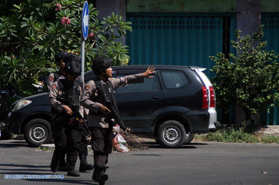 (1)INDONESIA-SURABAYA-EXPLOSION-COMISARIA