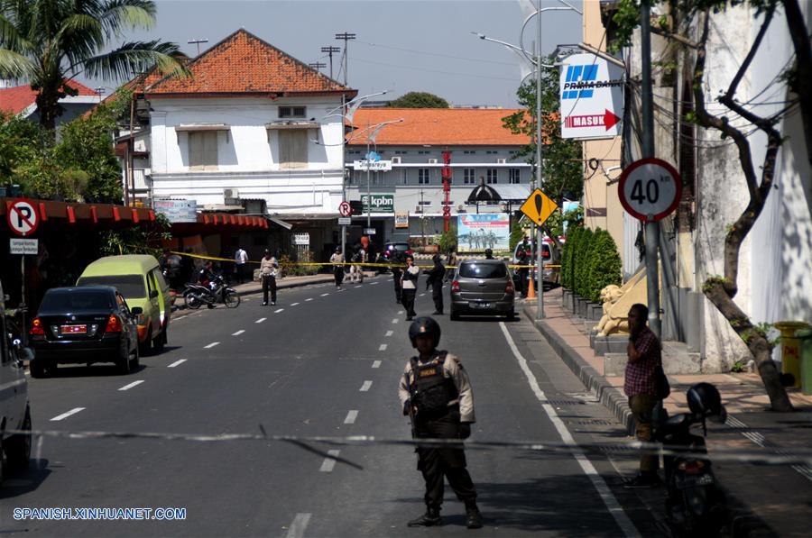(2)INDONESIA-SURABAYA-EXPLOSION-COMISARIA