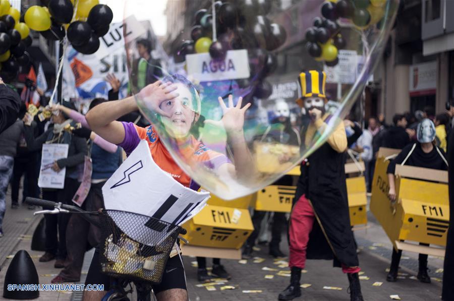 (3)ARGENTINA-BUENOS AIRES-FMI-PROTESTA