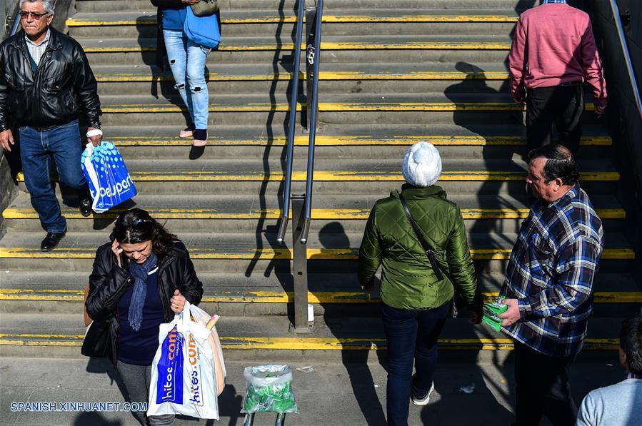 CHILE-SANTIAGO-BOLSAS PLASTICAS-PROHIBICION