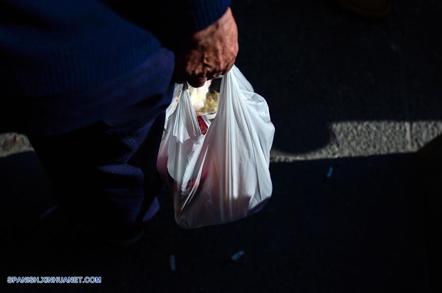 CHILE-SANTIAGO-BOLSAS PLASTICAS-PROHIBICION
