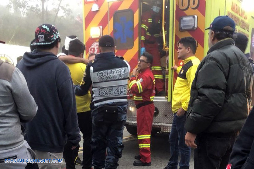 ECUADOR-CUENCA-ACCIDENTE-AUTOBUS