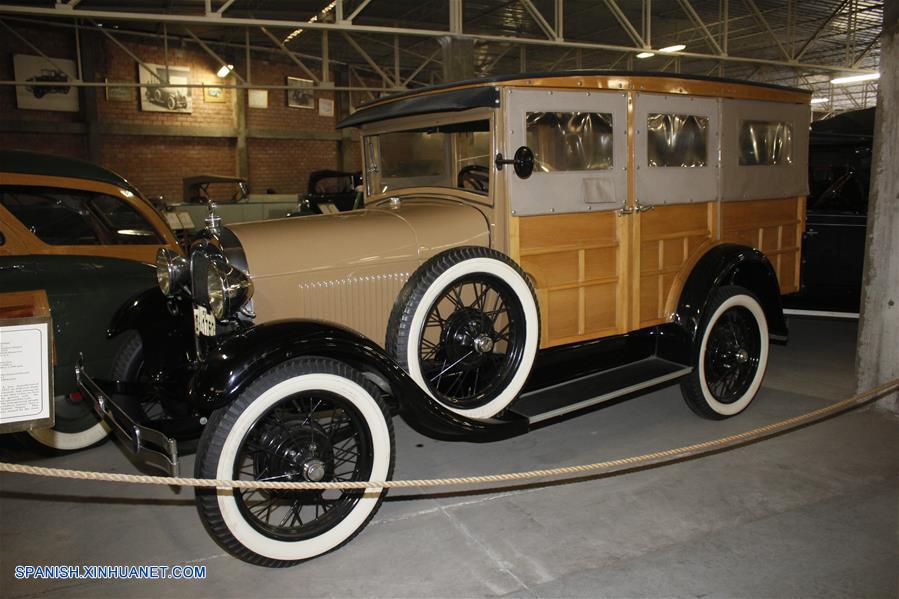 PERU-LIMA-MUSEO-AUTOMOVILES