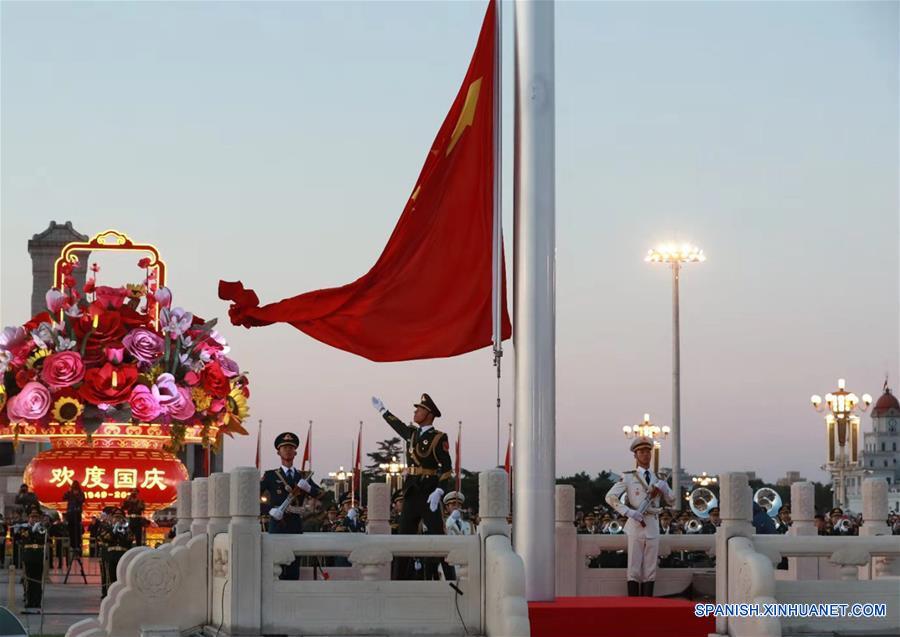 CHINA-BEIJING-DIA NACIONAL-IZAMIENTO DE BANDERA