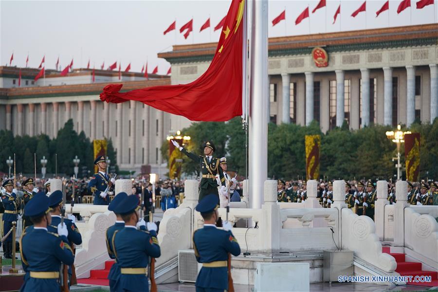 CHINA-BEIJING-DIA NACIONAL-IZAMIENTO DE BANDERA