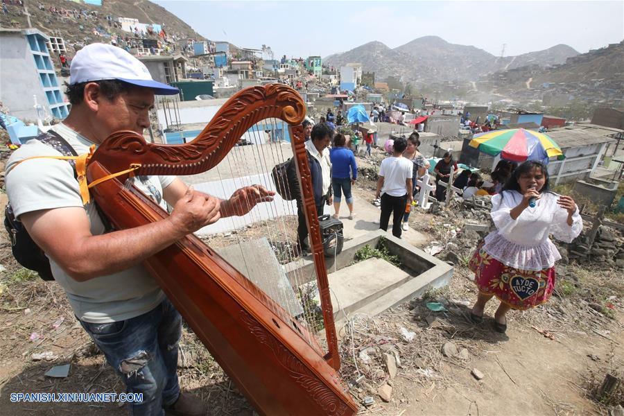 PERU-LIMA-DIA DE TODOS LOS SANTOS