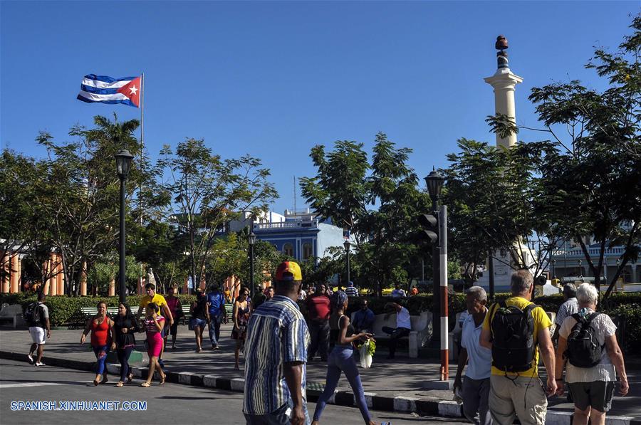 CUBA-SANTIAGO DE CUBA-CARTELES-REVOLUCION-SERIE