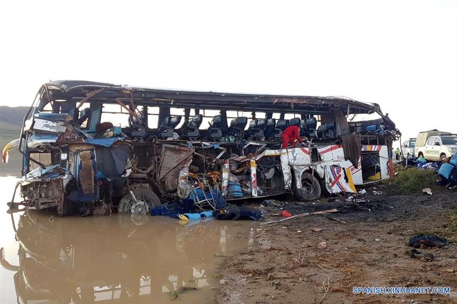 BOLIVIA-LA PAZ-ACCIDENTE-AUTOBUS