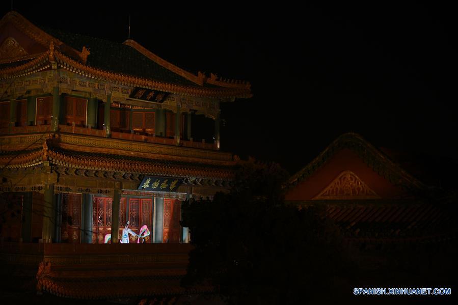 CHINA-BEIJING-MUSEO DEL PALACIO-RECORRIDO NOCTURNO