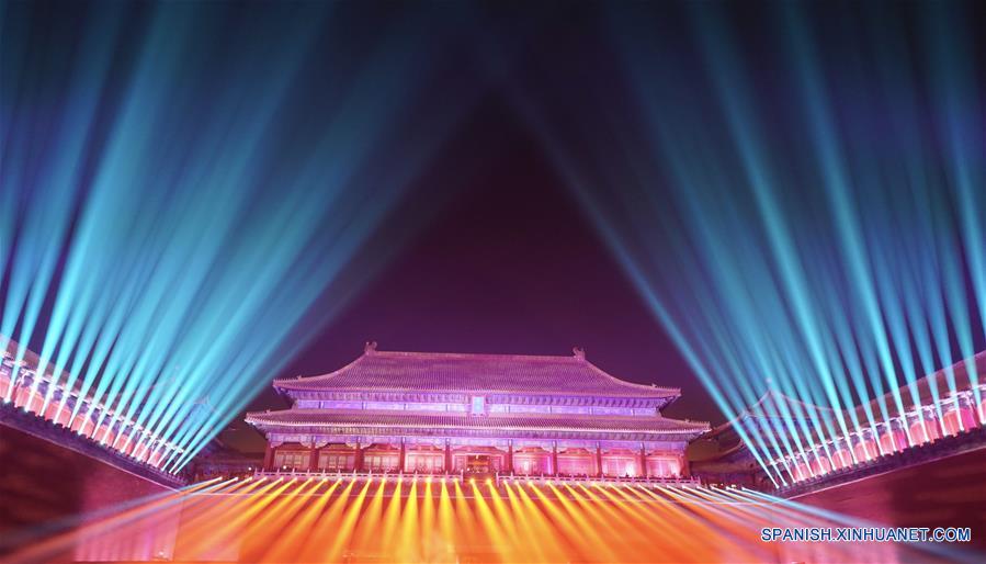 CHINA-BEIJING-MUSEO DEL PALACIO-RECORRIDO NOCTURNO