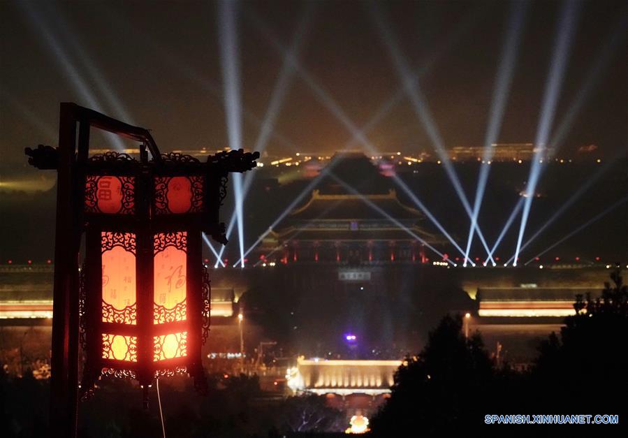 CHINA-BEIJING-MUSEO DEL PALACIO-RECORRIDO NOCTURNO