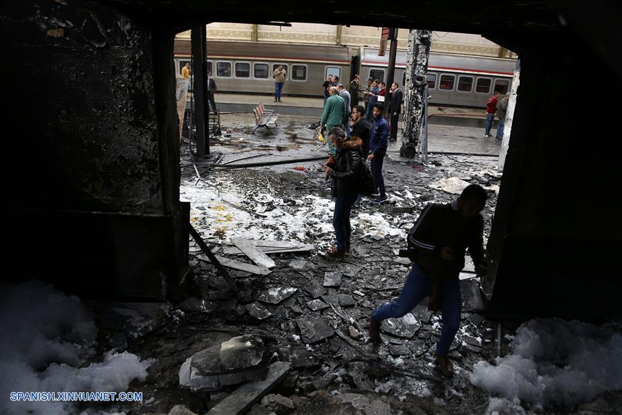 EGIPTO-CAIRO-ESTACION DE TRENES-INCENDIO
