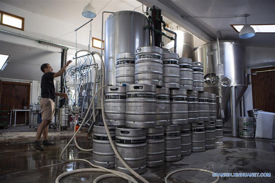 ARGENTINA-SAN CARLOS DE BARILOCHE-CERVEZA ARTESANAL