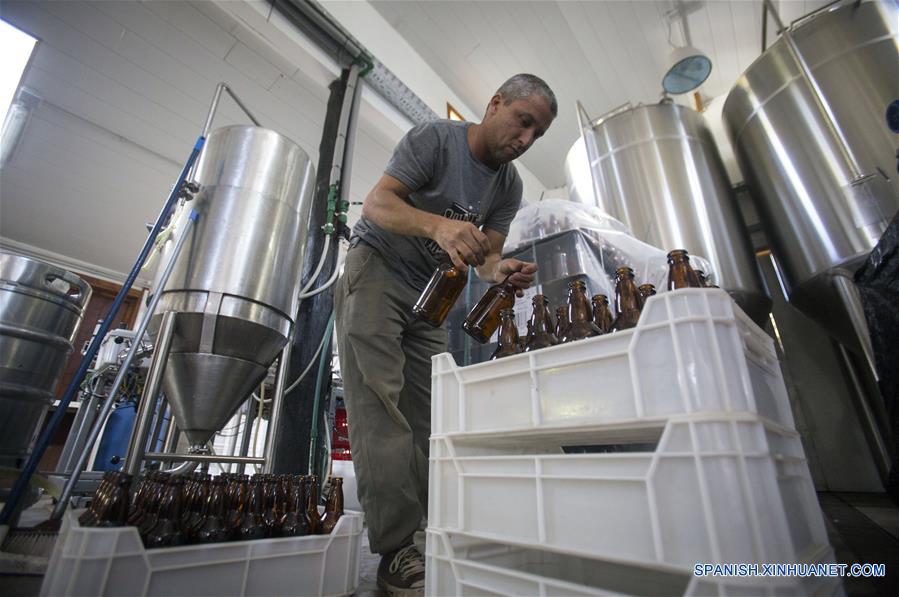 ARGENTINA-SAN CARLOS DE BARILOCHE-CERVEZA ARTESANAL