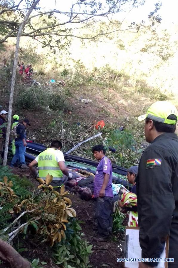 BOLIVIA-LA PAZ-ACCIDENTE-AUTOBUS