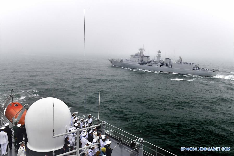 CHINA-QINGDAO-ARMADA DEL EPL-70 ANIVERSARIO-DESFILE