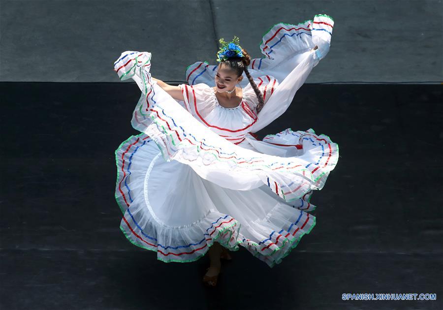 PERU-LIMA-DANZA
