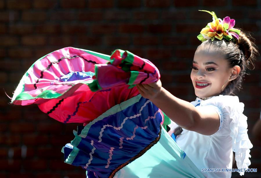 PERU-LIMA-DANZA