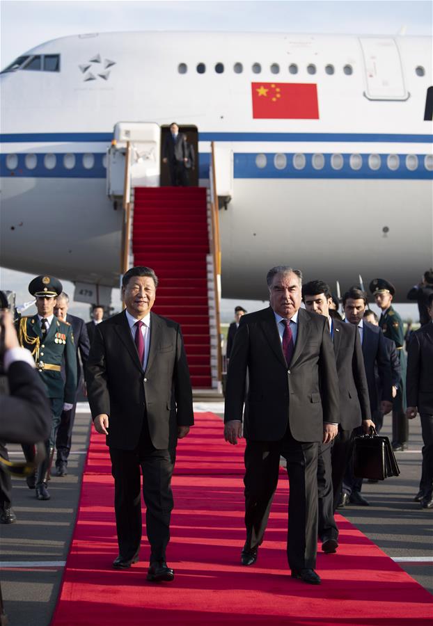 TAYIKISTAN-DUSHAMBE-XI JINPING-CUMBRE CICA Y VISITA DE ESTADO-LLEGADA