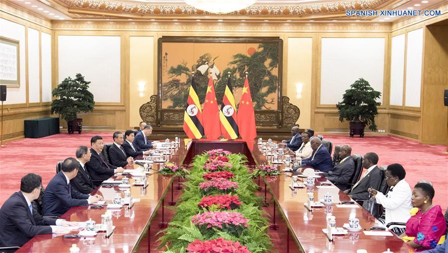 CHINA-BEIJING-XI JINPING-PRESIDENTE DE UGANDA-CONVERSACIONES