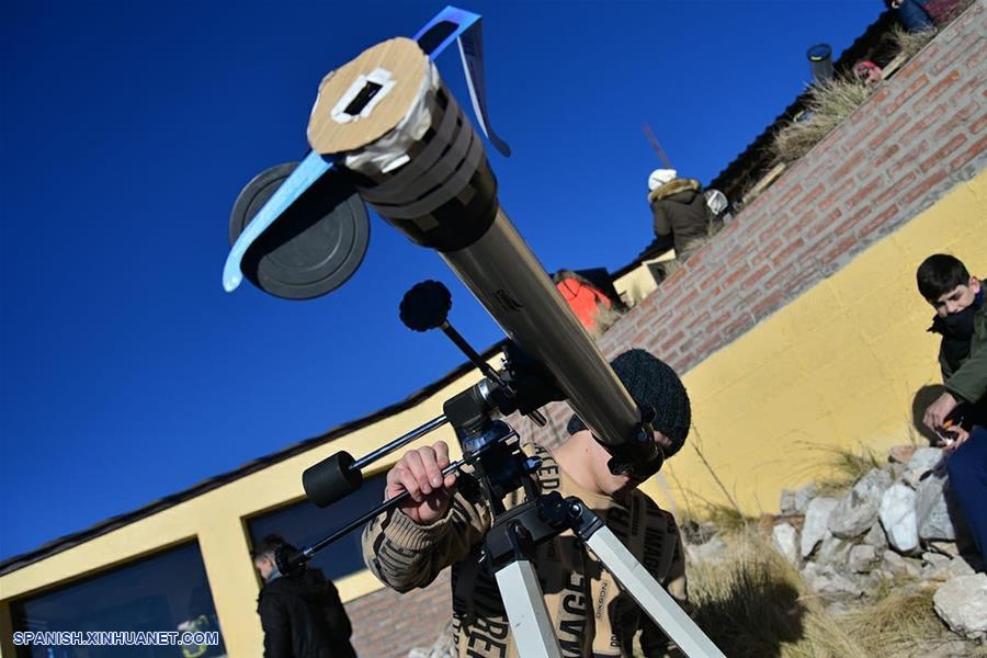 ARGENTINA-VILLA DE MERLO-ECLIPSE SOLAR TOTAL 