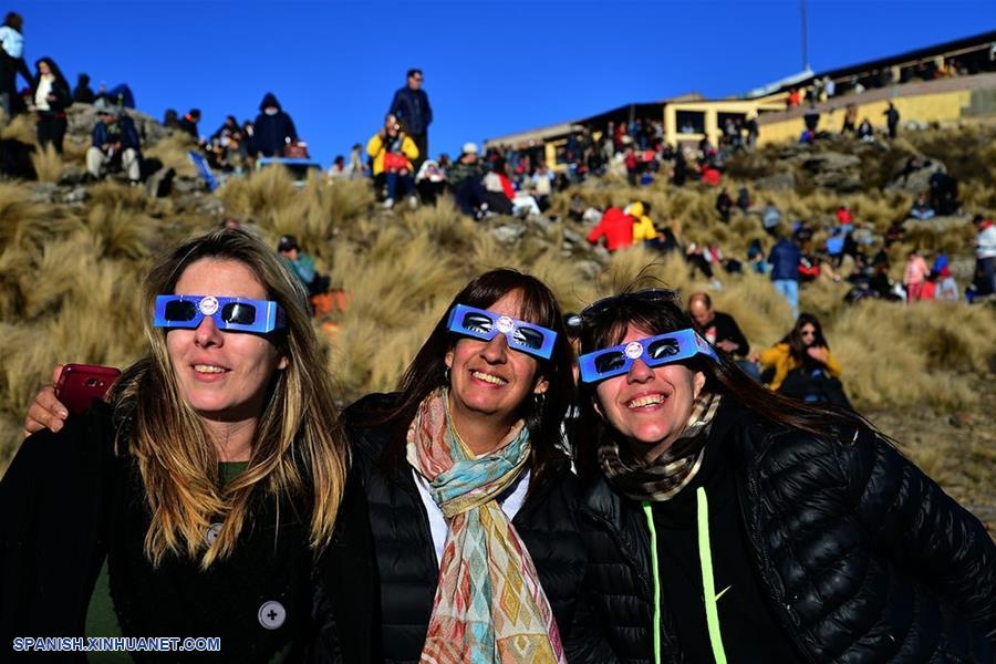 ARGENTINA-VILLA DE MERLO-ECLIPSE SOLAR TOTAL 