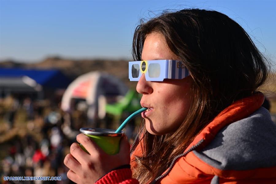 ARGENTINA-VILLA DE MERLO-ECLIPSE SOLAR TOTAL 
