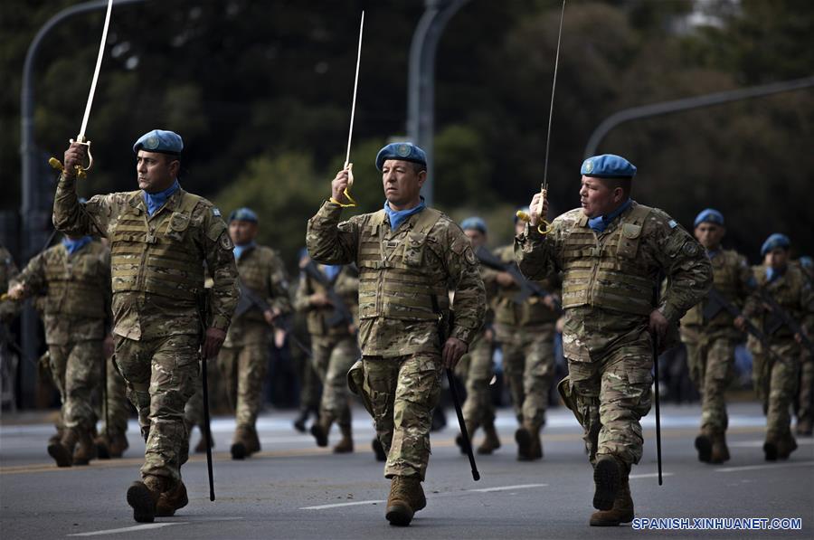ARGENTINA-BUENOS AIRES-DIA DE LA INDEPENDENCIA-DESFILE