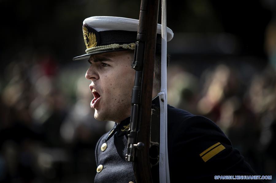ARGENTINA-BUENOS AIRES-DIA DE LA INDEPENDENCIA-DESFILE
