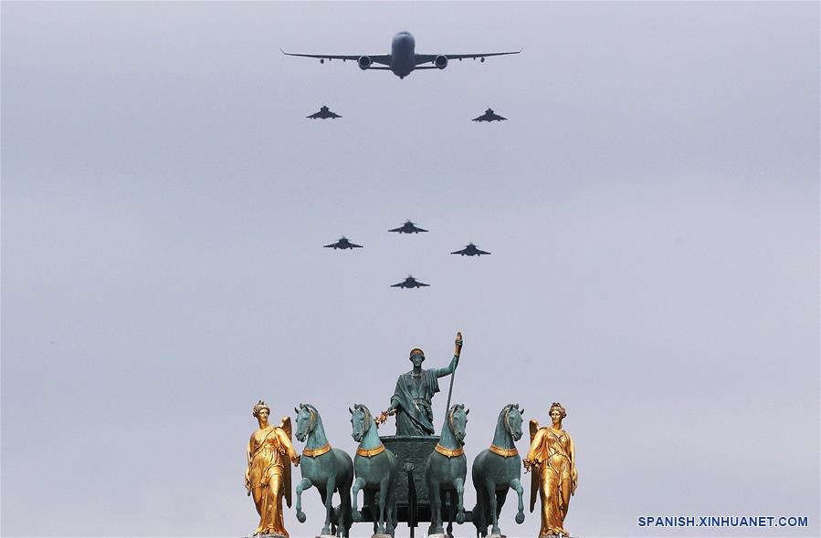 FRANCIA-PARIS-DIA DE LA BASTILLA-DESFILE