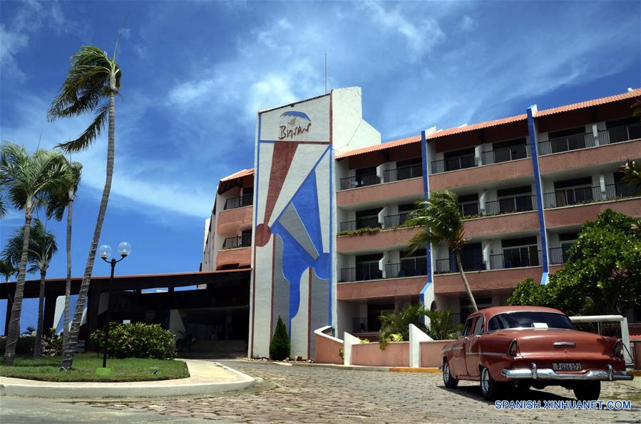 CUBA-HOLGUIN-TURISMO-SERIE