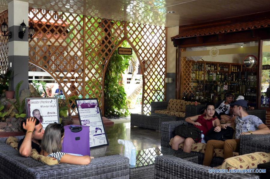 CUBA-HOLGUIN-TURISMO-SERIE