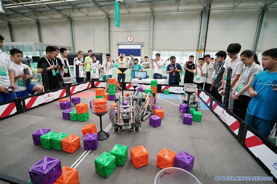 CHINA-HEBEI-CONCURSO MUNDIAL DE ROBOTS