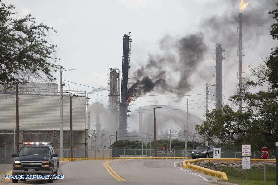 U.S.-TEXAS-HOUSTON-EXXONMOBIL-FIRE