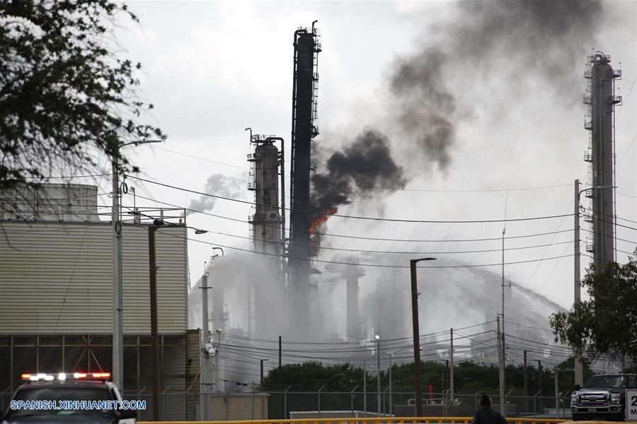 U.S.-TEXAS-HOUSTON-EXXONMOBIL-FIRE