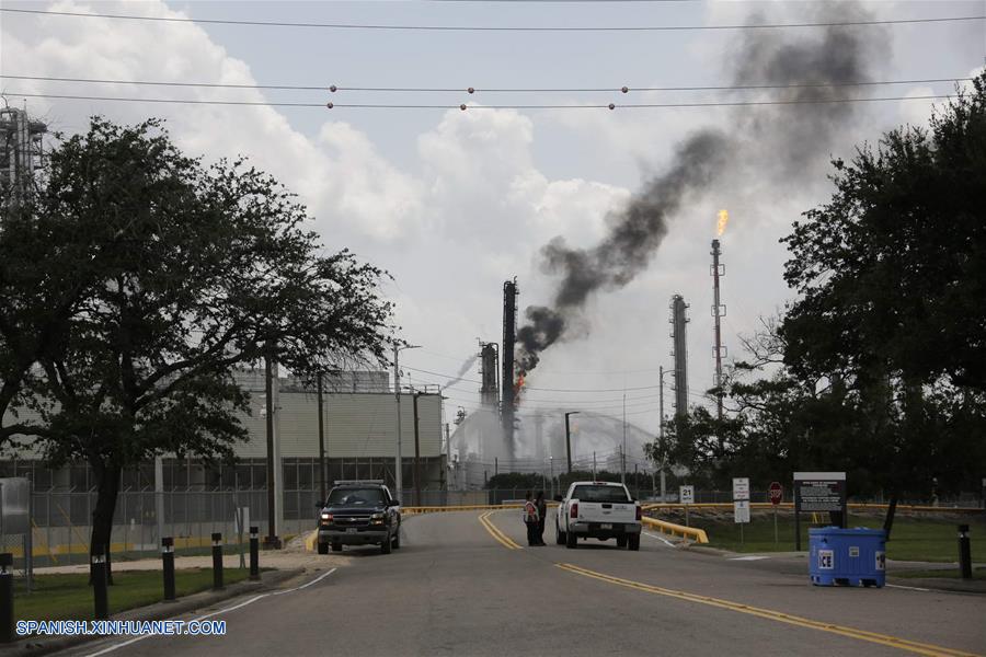 U.S.-TEXAS-HOUSTON-EXXONMOBIL-FIRE