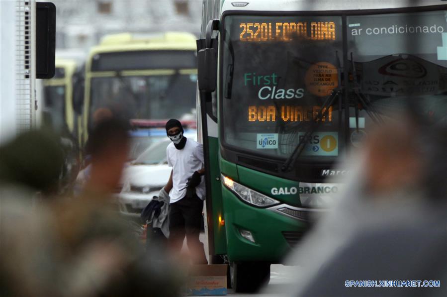 BRASIL-RIO DE JANEIRO-SECUESTRO DE AUTOBUS