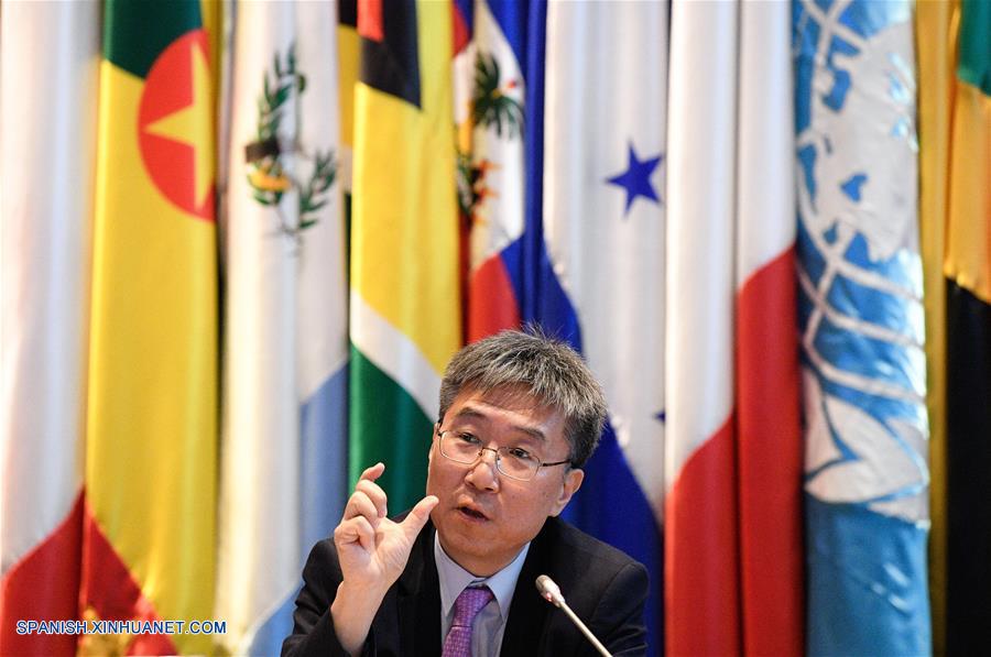 CHILE-SANTIAGO-CEPAL-HA JOON CHANG-CATEDRA