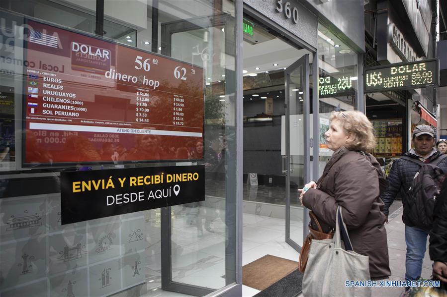 ARGENTINA-BUENOS AIRES-DOLAR