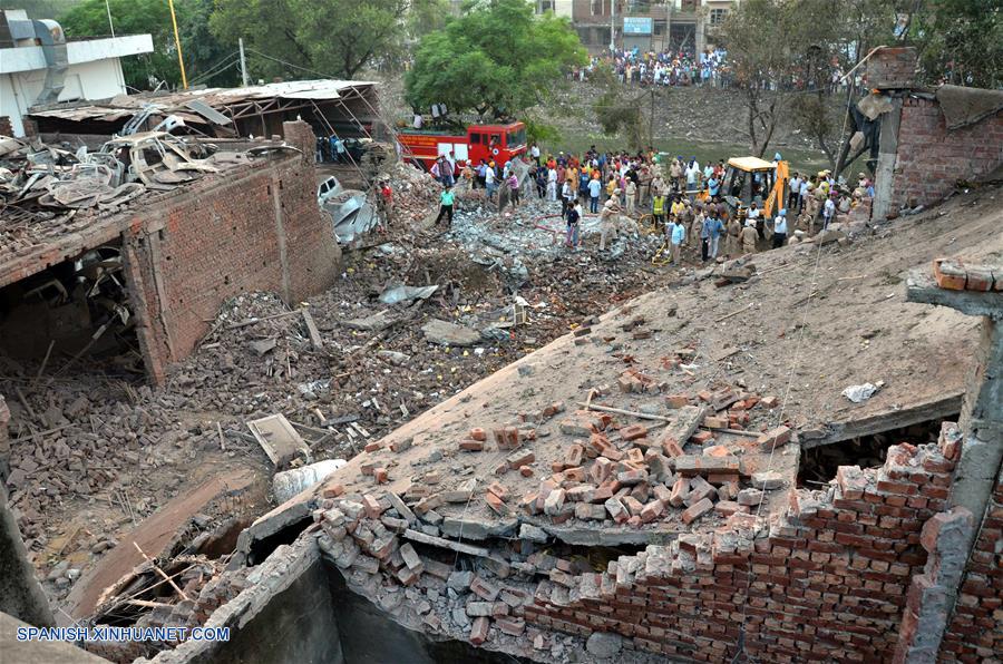 INDIA-GURDASPUR-FABRICA DE PETARDOS-EXPLOSION
