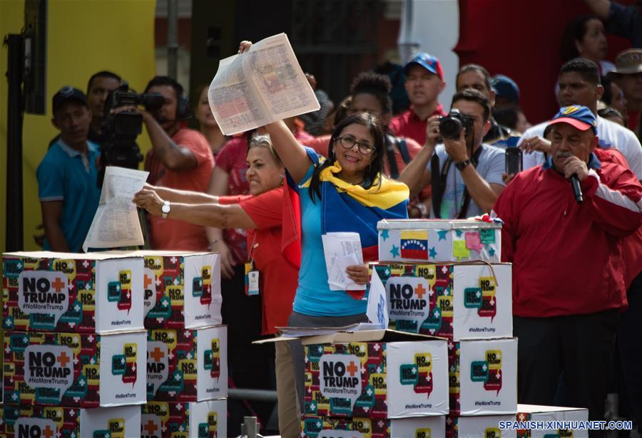 VENEZUELA-CARACAS-MARCHA-FIRMAS