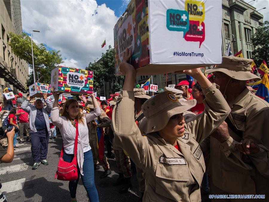 VENEZUELA-CARACAS-MARCHA-FIRMAS