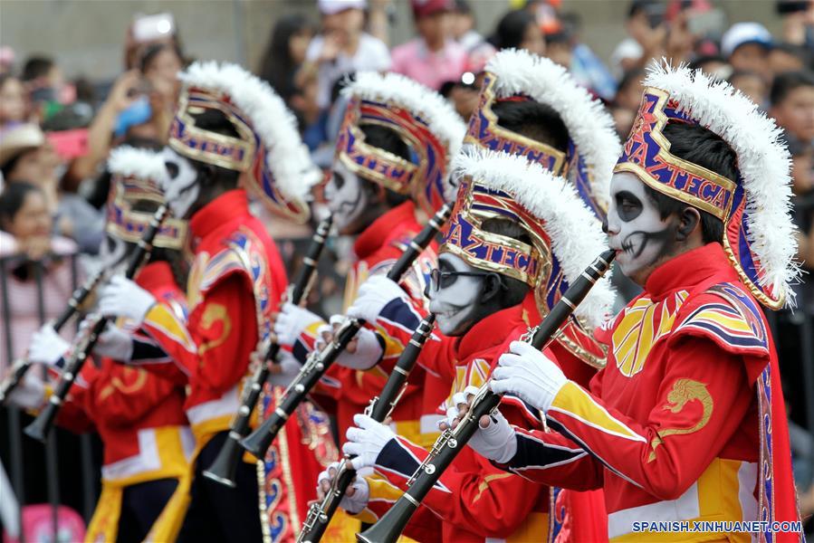 MEXICO-CIUDAD DE MEXICO-DESFILE DE DIA DE MUERTOS