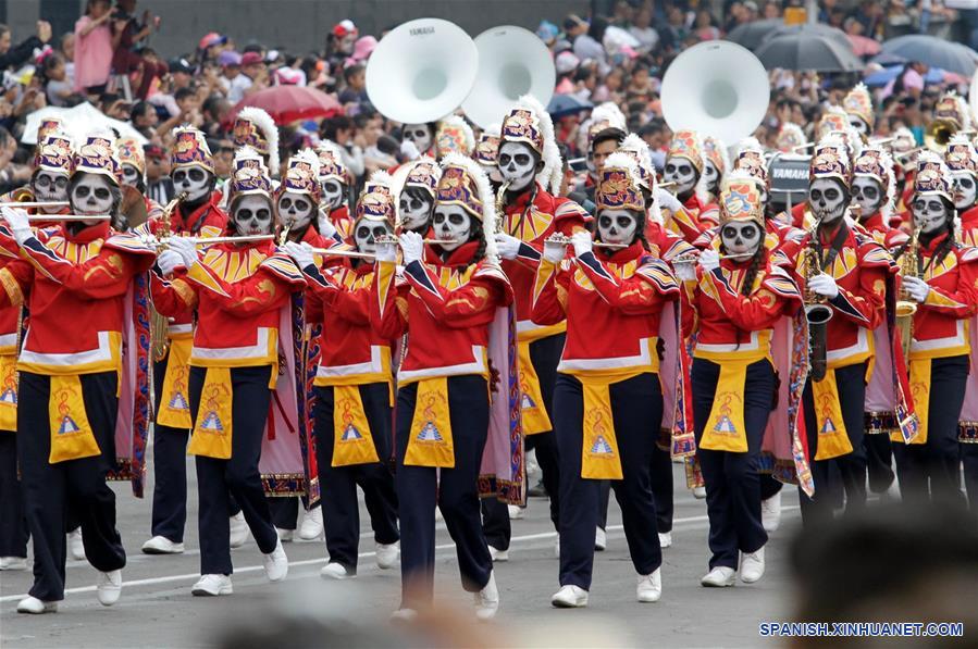 MEXICO-CIUDAD DE MEXICO-DESFILE DE DIA DE MUERTOS