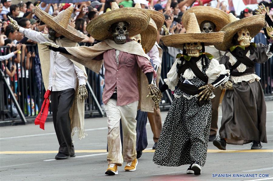 MEXICO-CIUDAD DE MEXICO-DESFILE DE DIA DE MUERTOS
