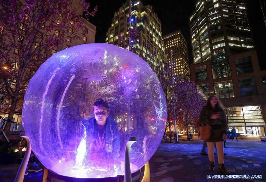 CANADA-VANCOUVER-LUZ-ARTE